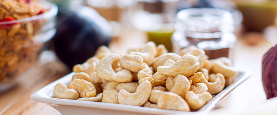 Are cashews poisonous to 2024 dogs